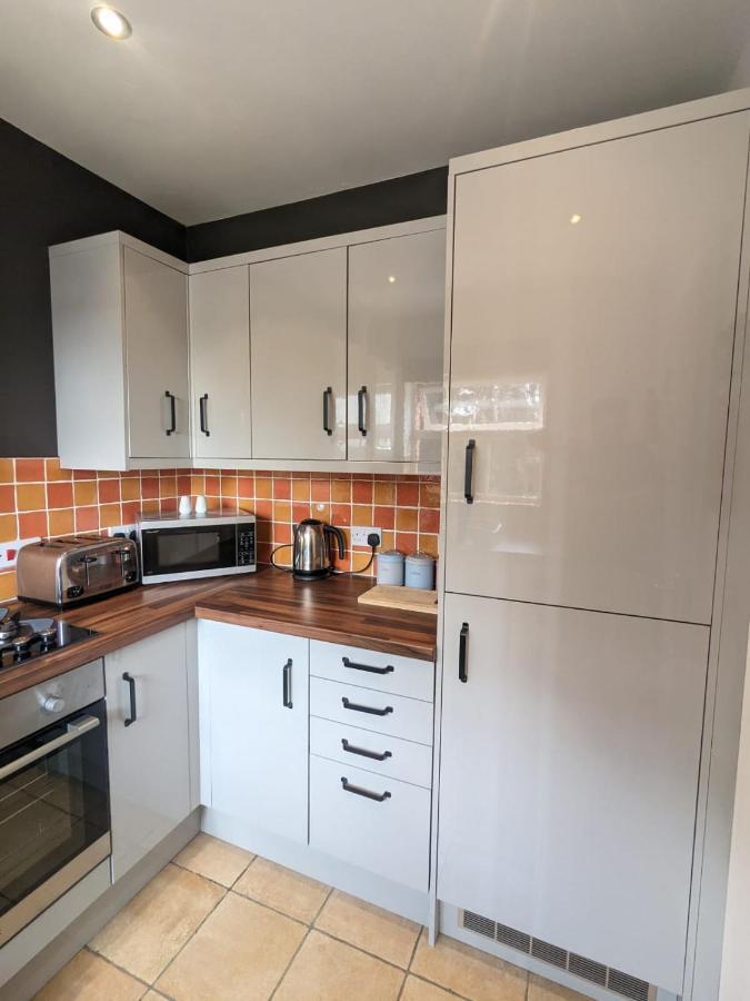 Stylish Modern Apartment, Free Secure Parking Allesley 외부 사진